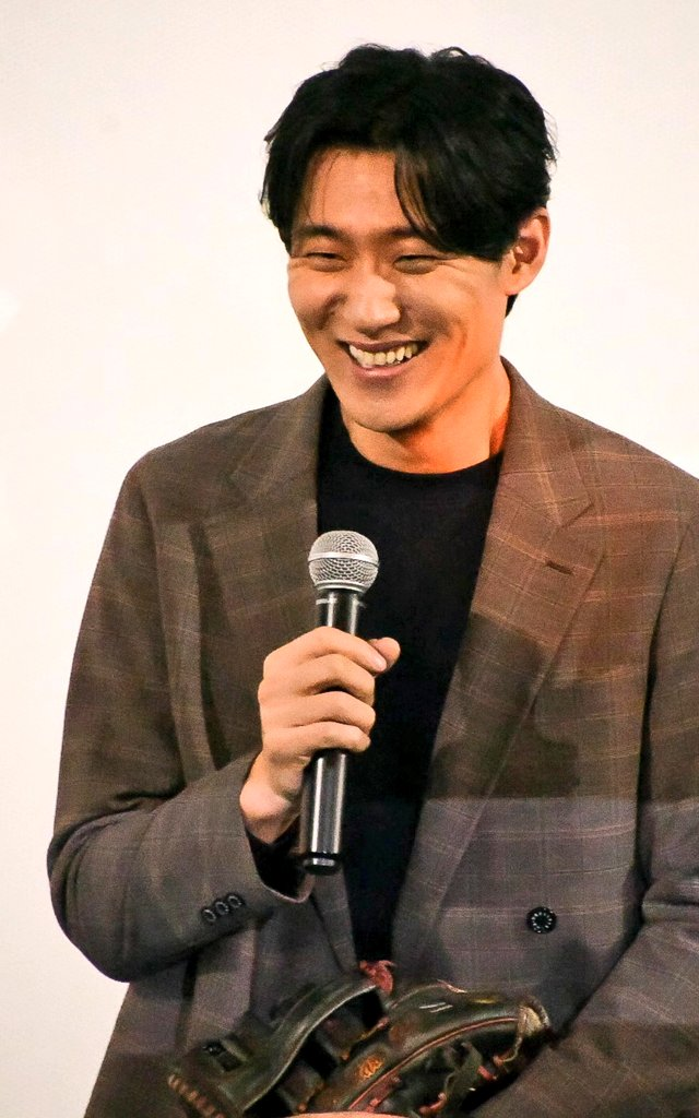 松谷鷹也